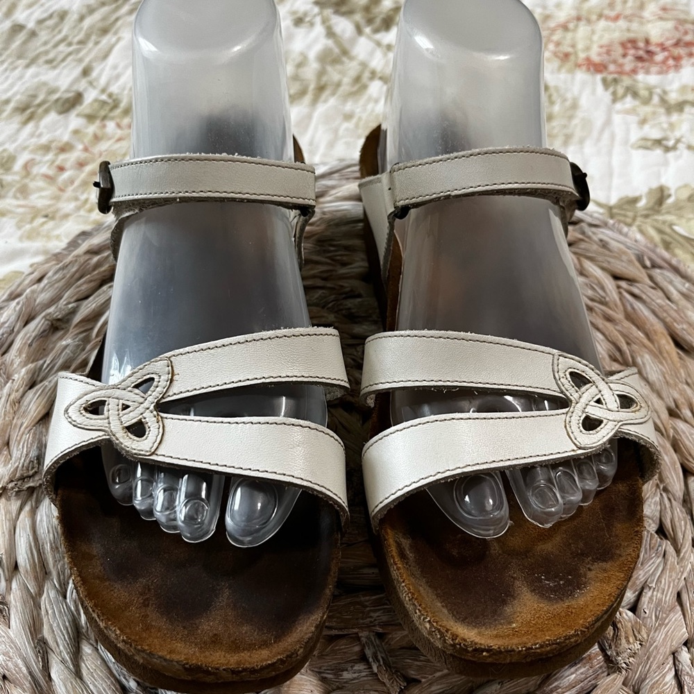 Naot White Leather Slip On Strappy Sandals Size 41/L10‎ Made in Israel
